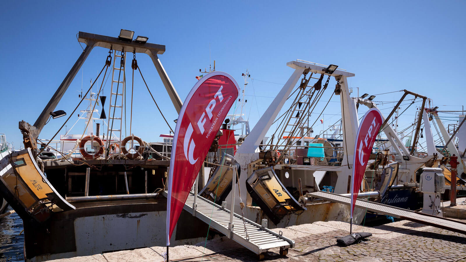 Plastic_story_canvas