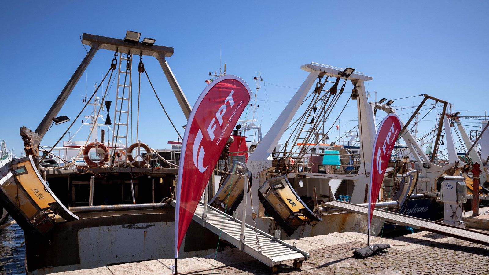 Plastic_story_canvas