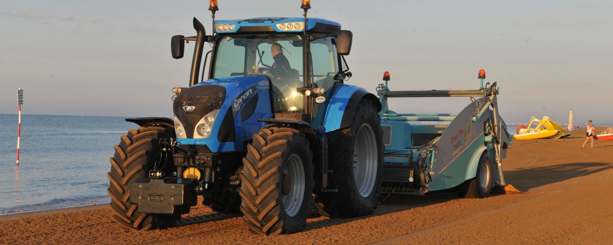 Landini_Serie_7_pulisce_spiaggia_1200x480